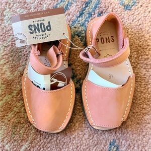 NWT Pons Avarcus Kids Pink Leather Sandals 9.5